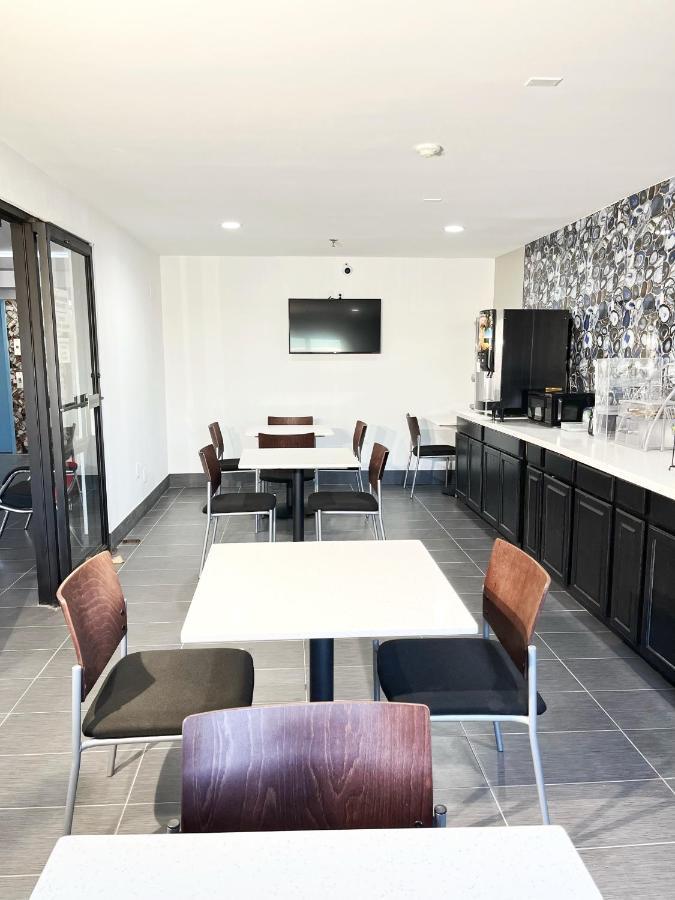 Super 8 By Wyndham Peoria Motel Ngoại thất bức ảnh